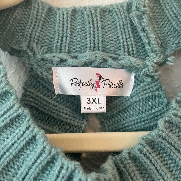 Perfectly Priscilla | NWOT Cold Shoulder Sweater | Size 3X - Picture 3 of 3